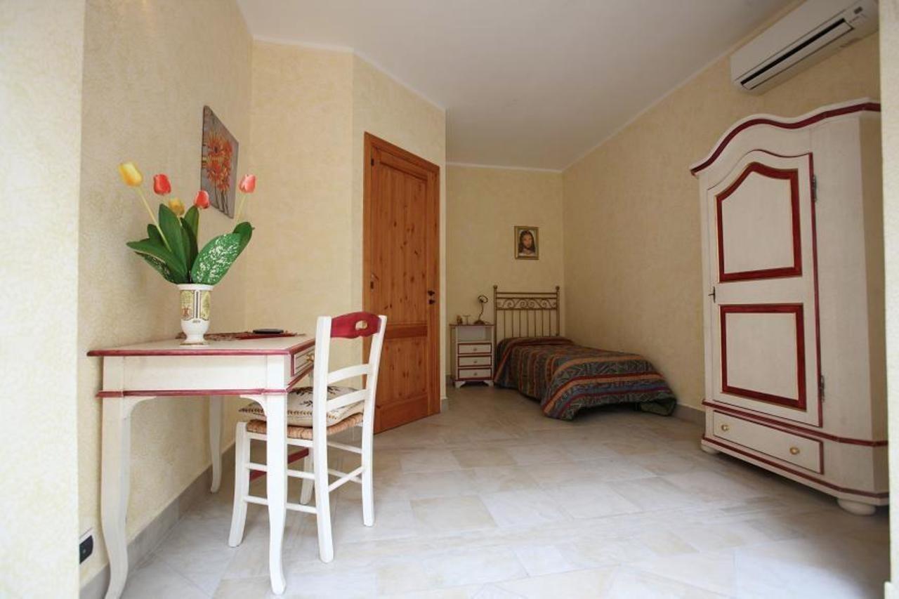 B&B Candido Vacanze Modica Bagian luar foto