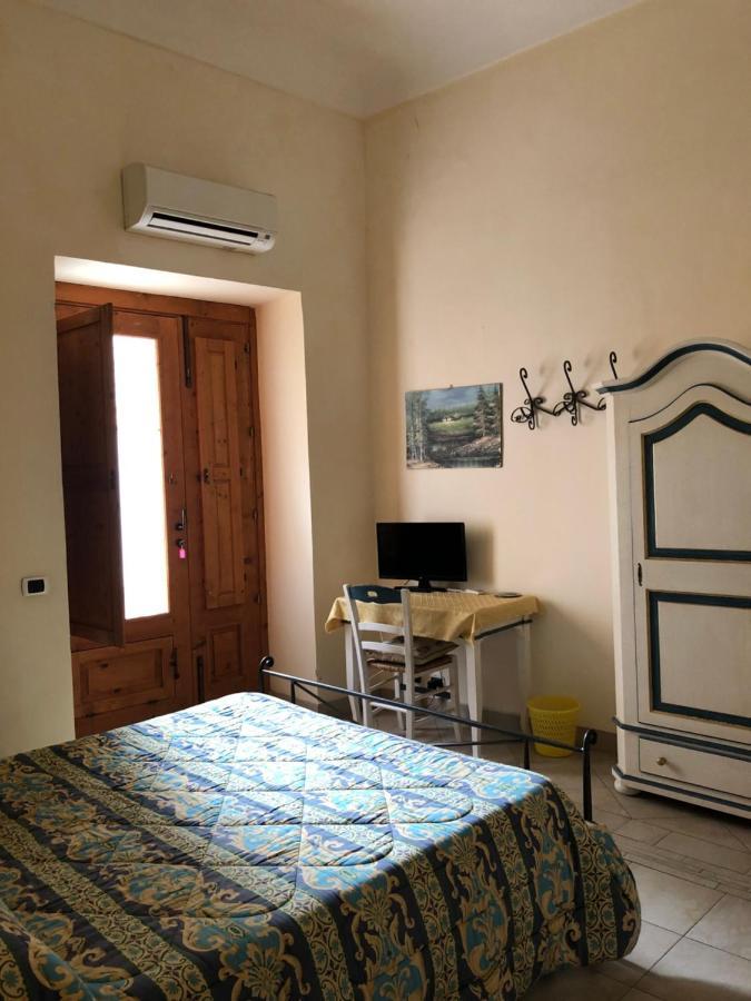 B&B Candido Vacanze Modica Bagian luar foto