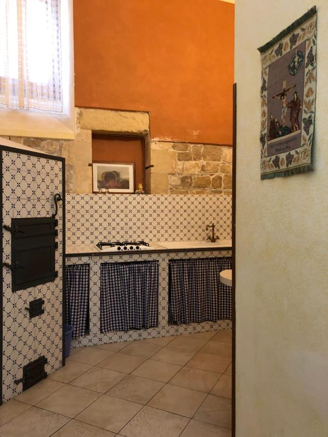B&B Candido Vacanze Modica Bagian luar foto