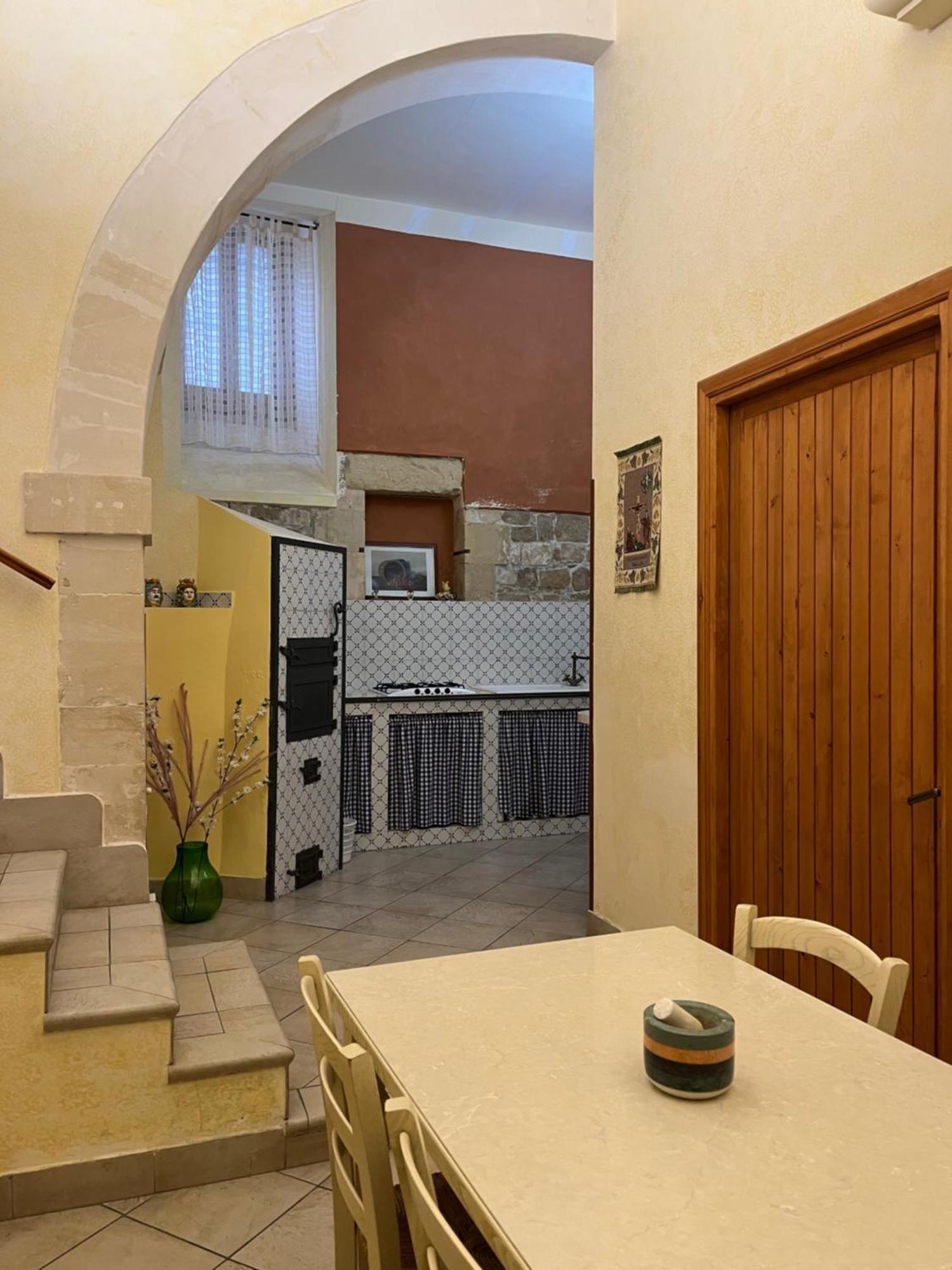 B&B Candido Vacanze Modica Bagian luar foto