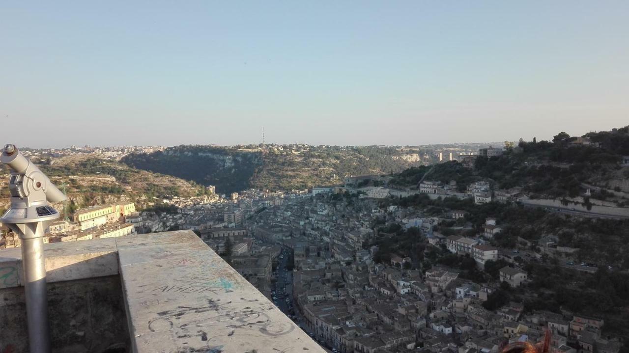 B&B Candido Vacanze Modica Bagian luar foto