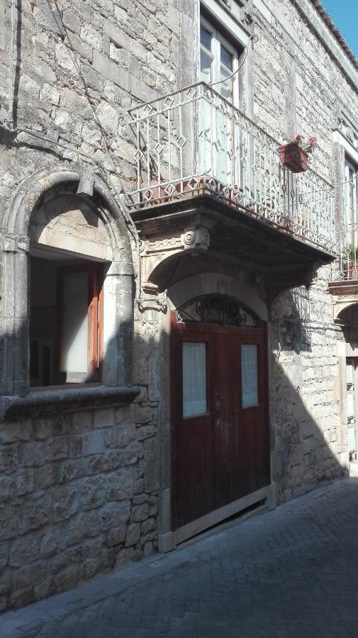 B&B Candido Vacanze Modica Bagian luar foto